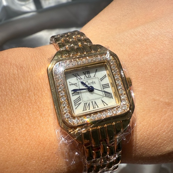 Panthere Classic Gold Crystal Stainless Steel Gold Watch - Picture 10 of 16